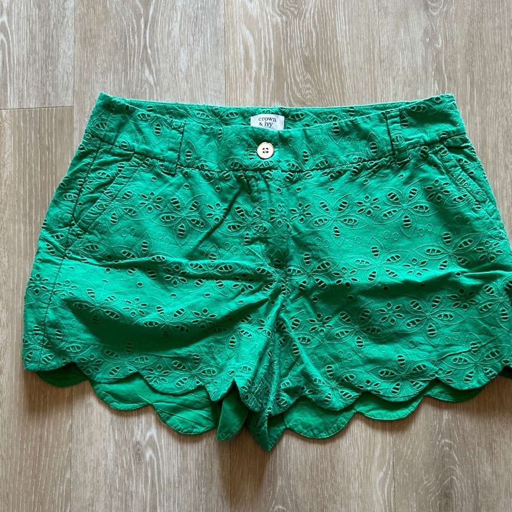 Crown & Ivy Green Scalloped High Waist Shorts Size 10